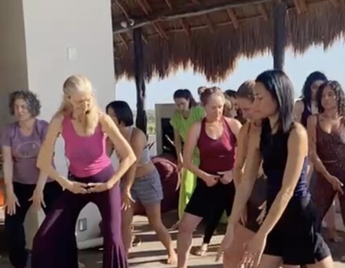 Minke de Vos leading Erin and her training sisters in Tulum Spring 2025